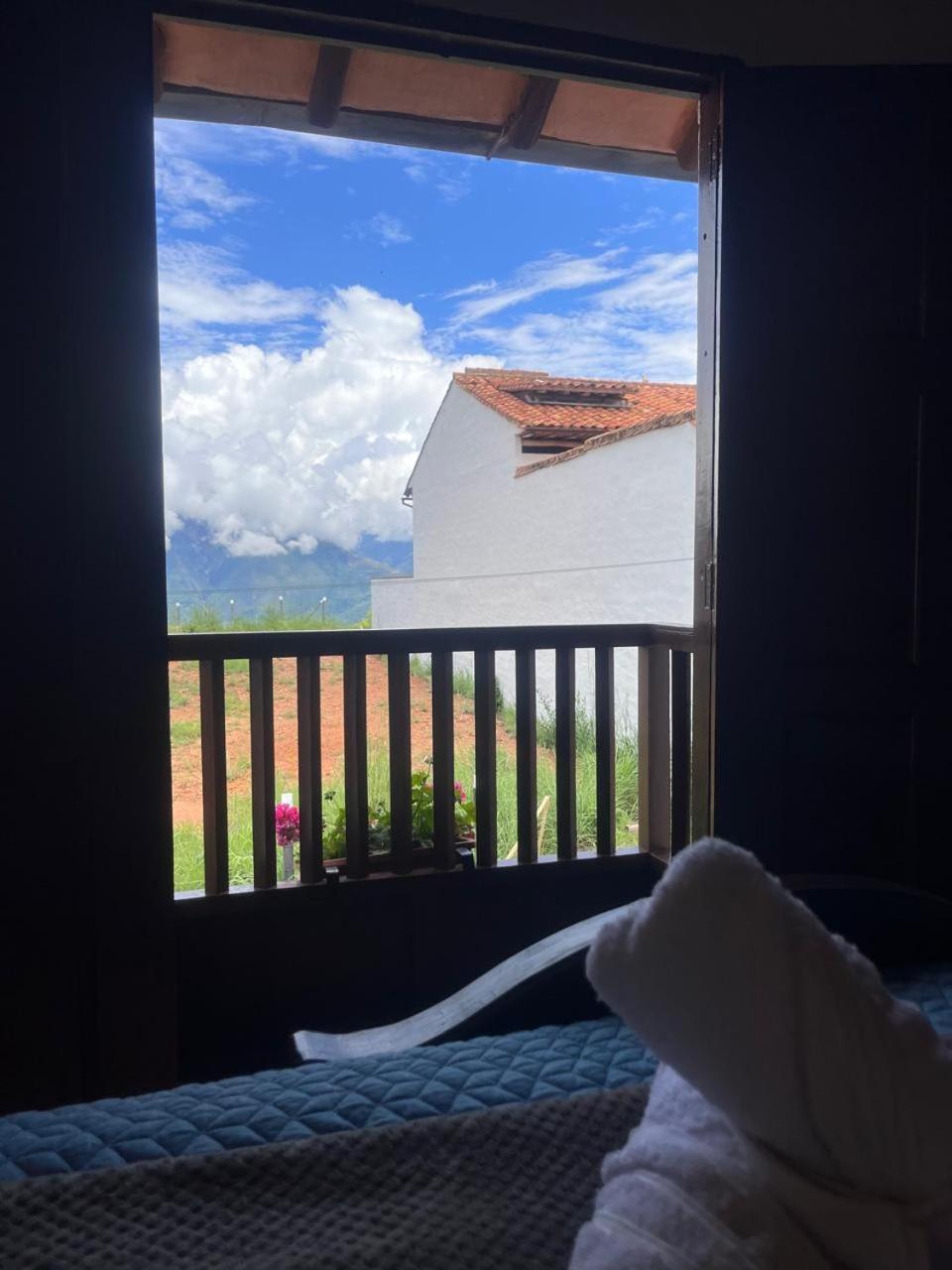 Hotel Aqui Estoy Bien Barichara Exterior foto
